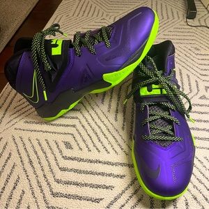NIKE AIR ZOOM LEBRON SOLDIER 7 599264-500  COURT PURPLE GREEN LIME